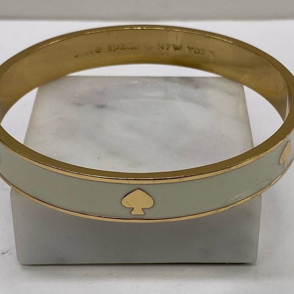 KATE SPADE Enameled Ace of Spades Logo Bangle Bracelet - Picture 3 of 4